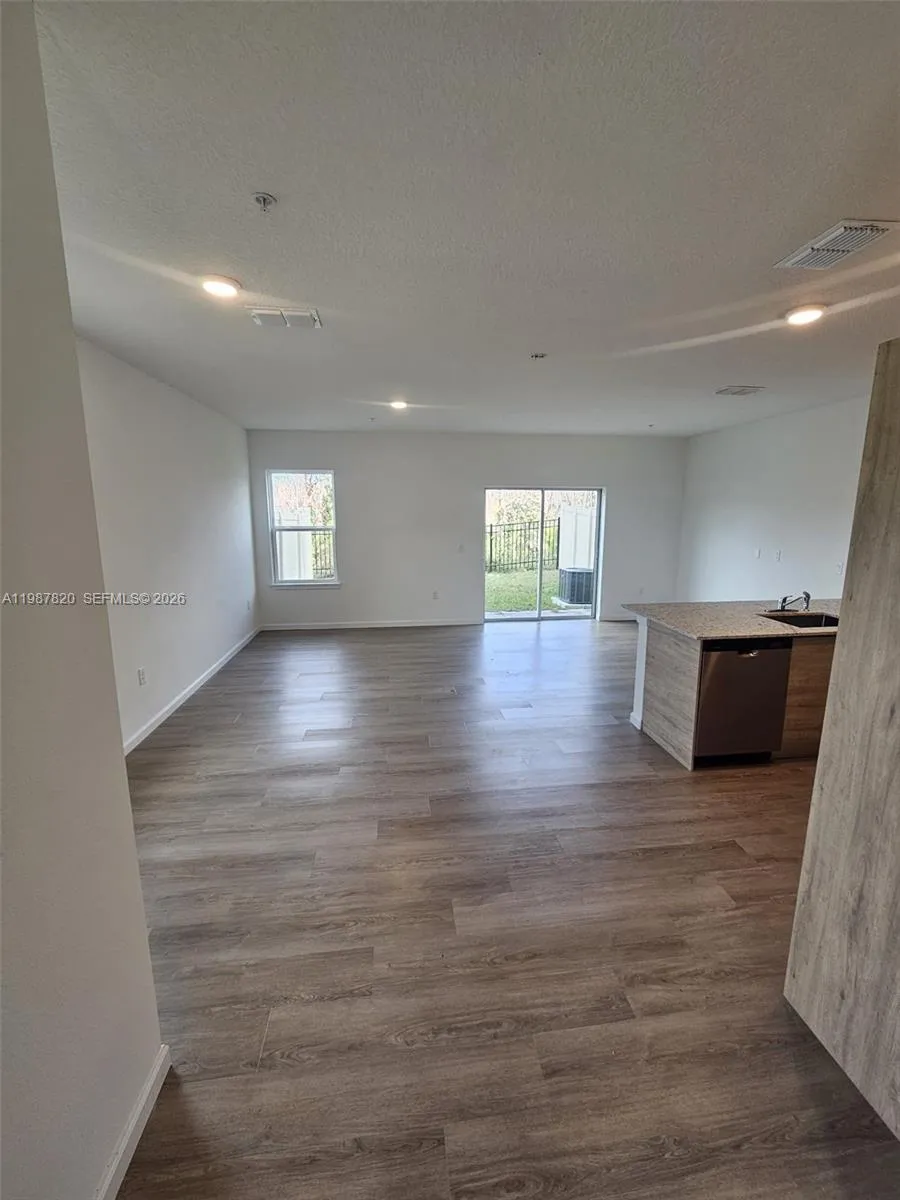 1201 Southstation PL #101 Orlando, FL 32809