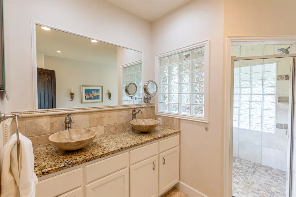 8800 Golden Rain Cove Austin, TX 78735