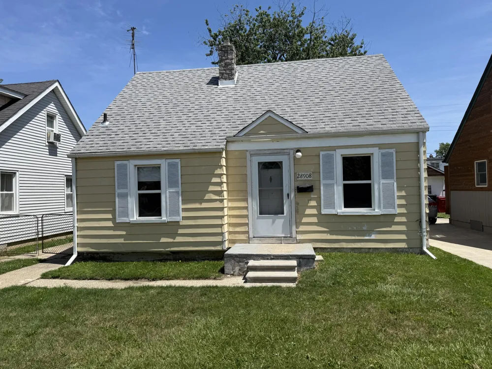 28908 Maple Street Roseville, MI 48066