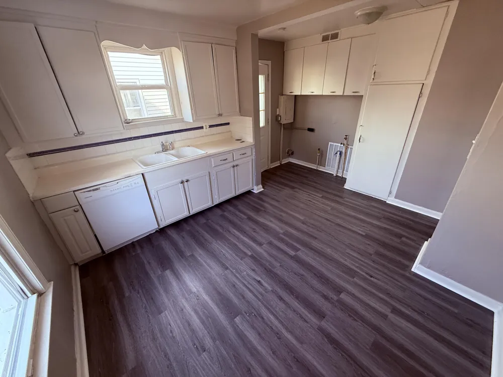 28908 Maple Street Roseville, MI 48066