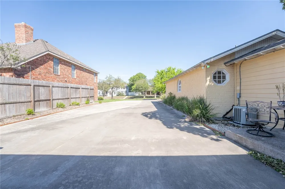 245 Oleander Avenue Corpus Christi, TX 78404
