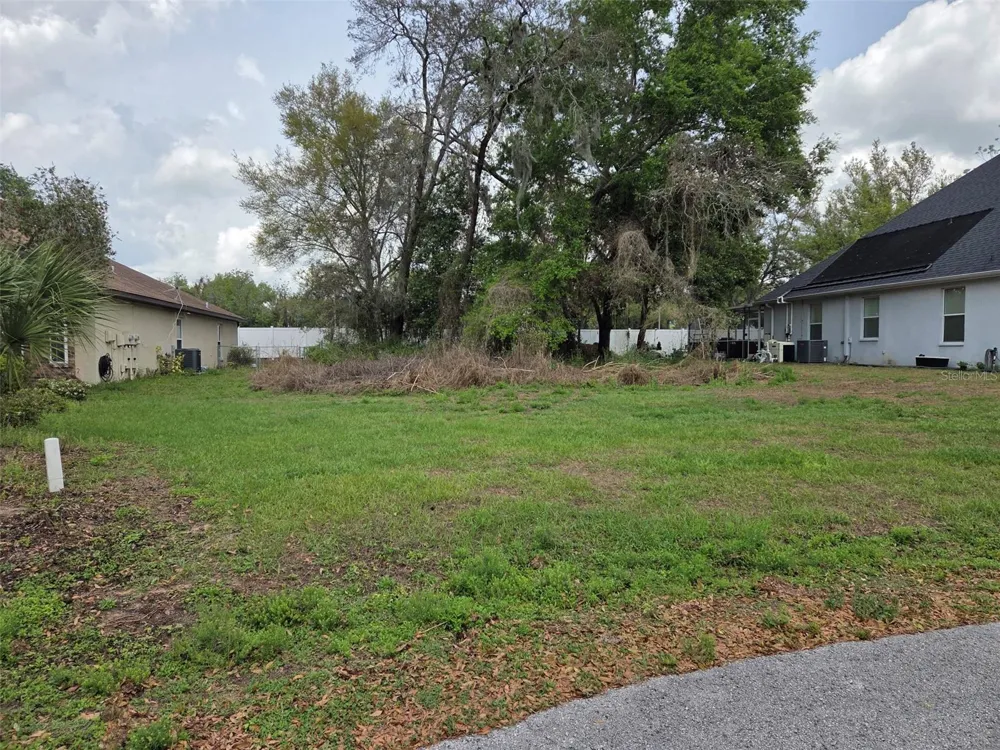KELLY LYNN COURT Zephyrhills, FL 33541