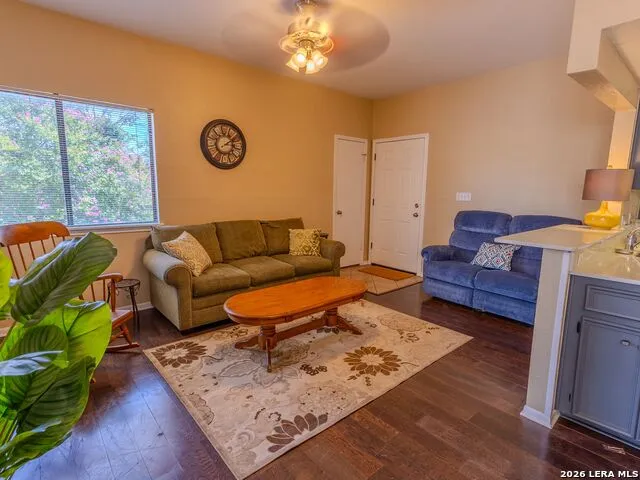 1013 Chestnut St #C4 San Marcos, TX 78666
