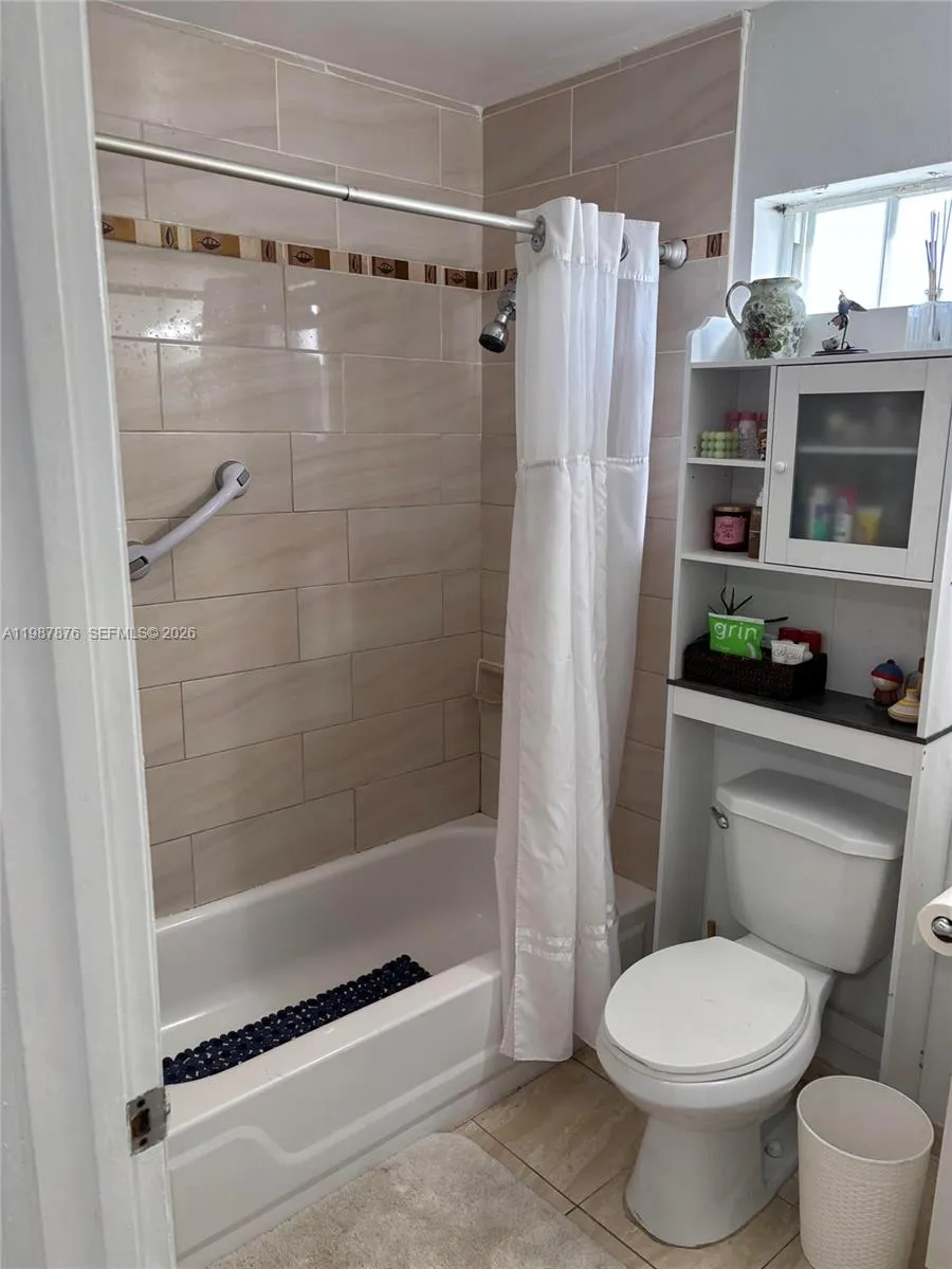 2050 NE 140th St #12 North Miami Beach, FL 33181