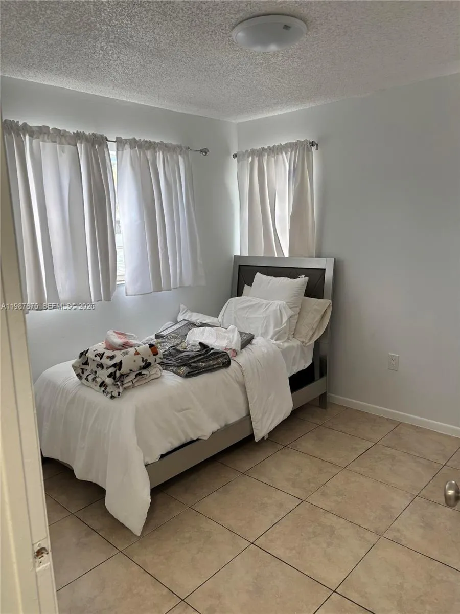 2050 NE 140th St #12 North Miami Beach, FL 33181