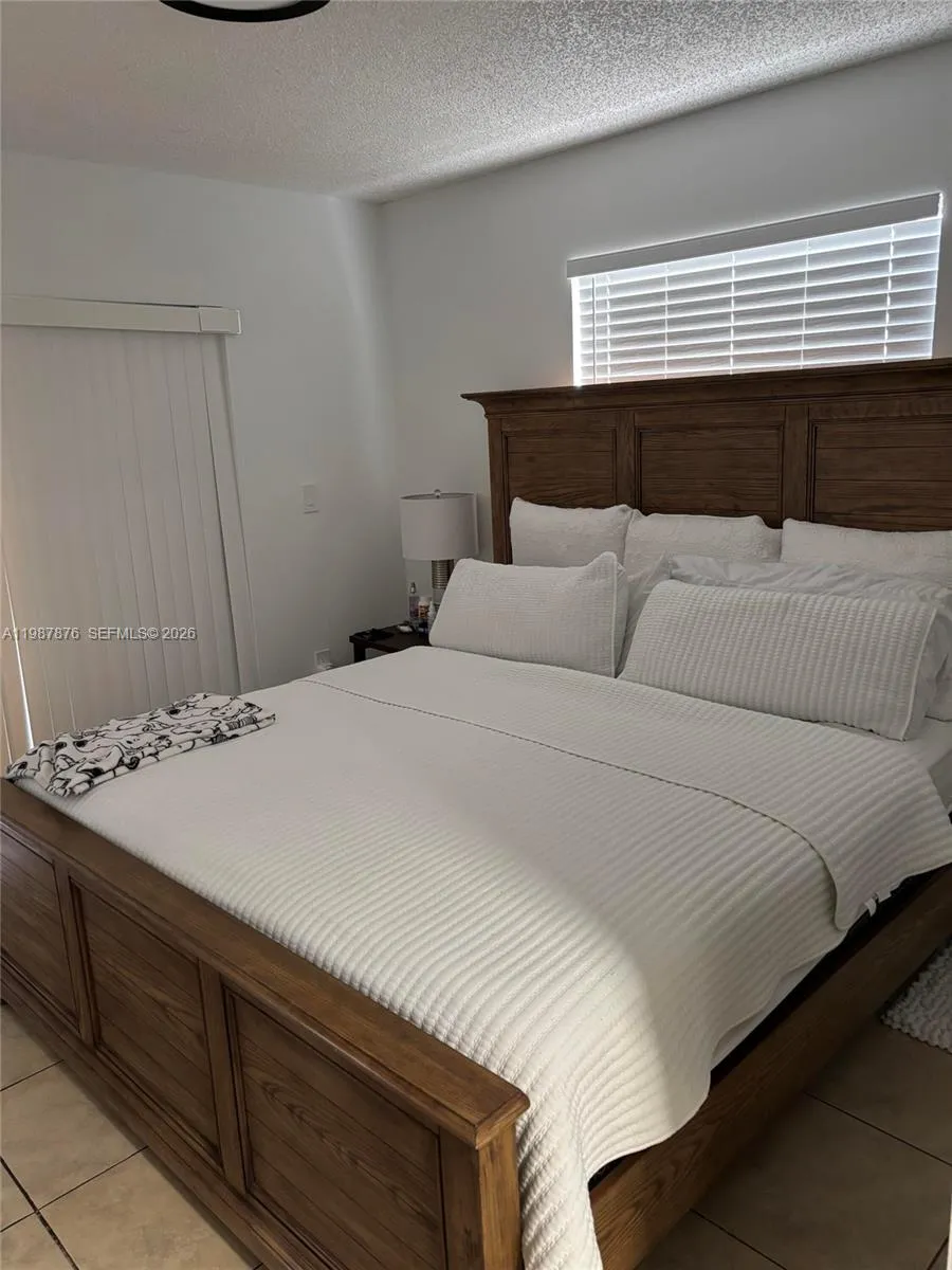 2050 NE 140th St #12 North Miami Beach, FL 33181