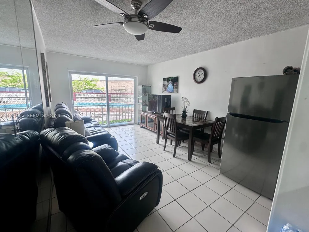 2385 NW 11th St #B16 Miami, FL 33125