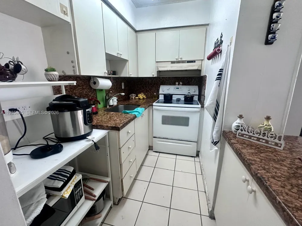 2385 NW 11th St #B16 Miami, FL 33125