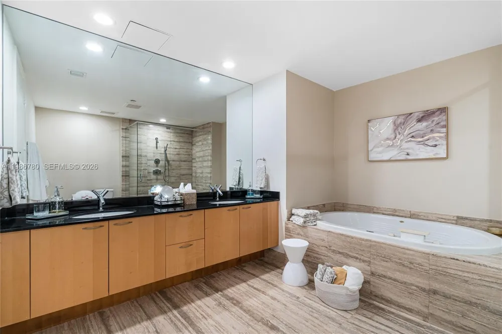 16001 Collins Ave #3002 Sunny Isles Beach, FL 33160
