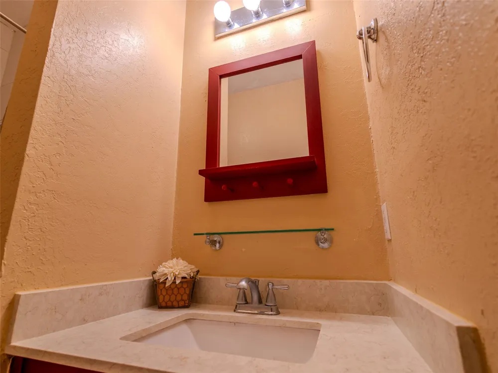 1013 Chestnut Street #4 San Marcos, TX 78666
