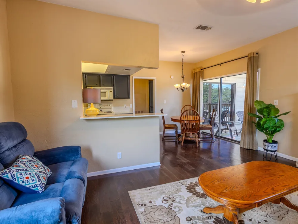 1013 Chestnut Street #4 San Marcos, TX 78666