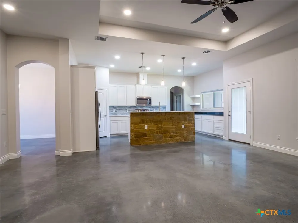 114 Norwood Drive Granite Shoals, TX 78654