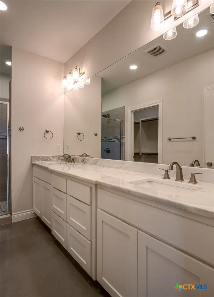 114 Norwood Drive Granite Shoals, TX 78654