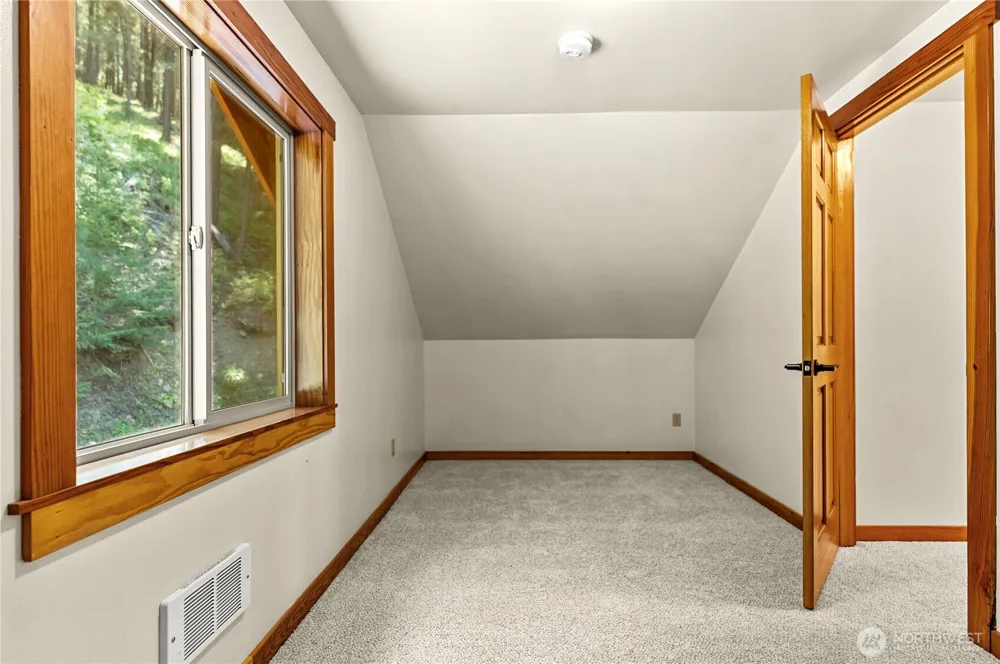 15 Howerton Road Twisp, WA 98856