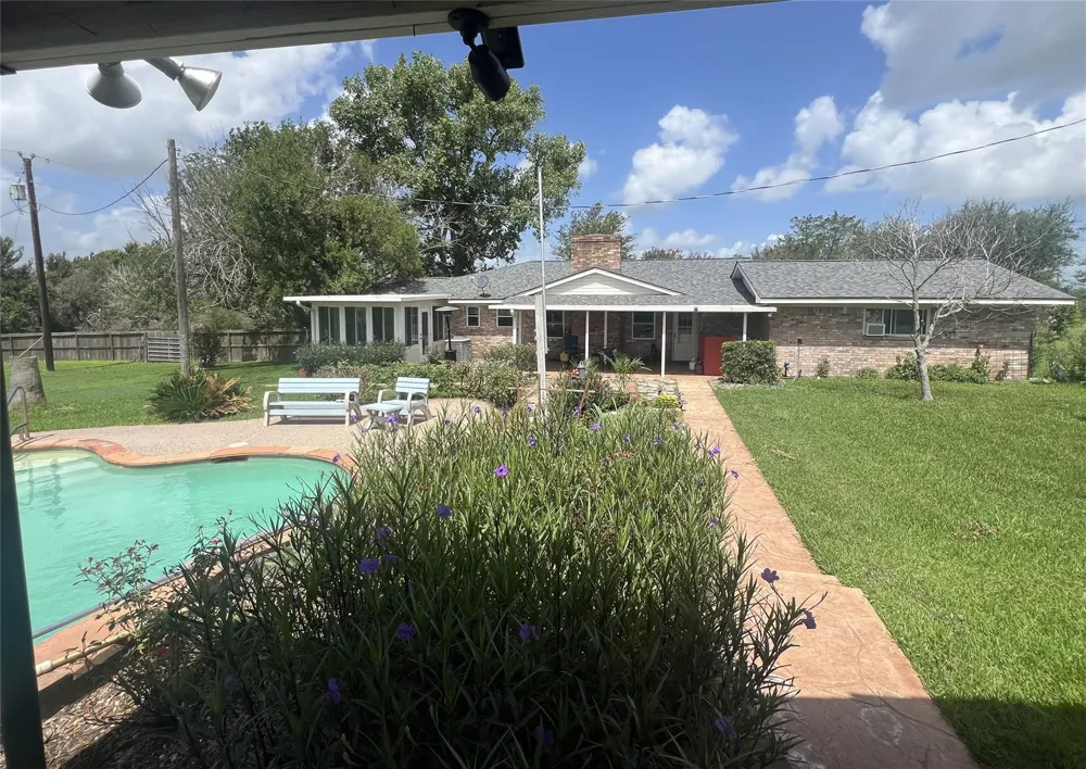 2144 Wendt Road Bellville, TX 77418