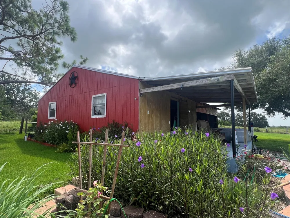 2144 Wendt Road Bellville, TX 77418