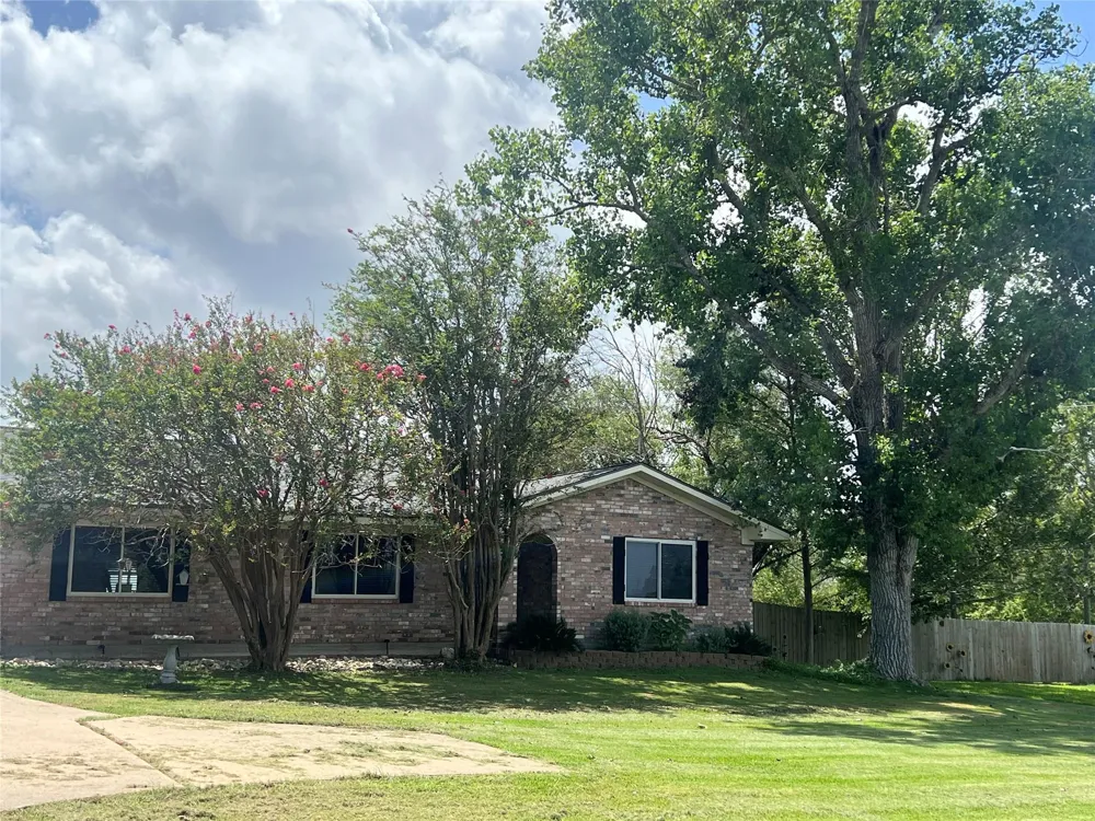 2144 Wendt Road Bellville, TX 77418