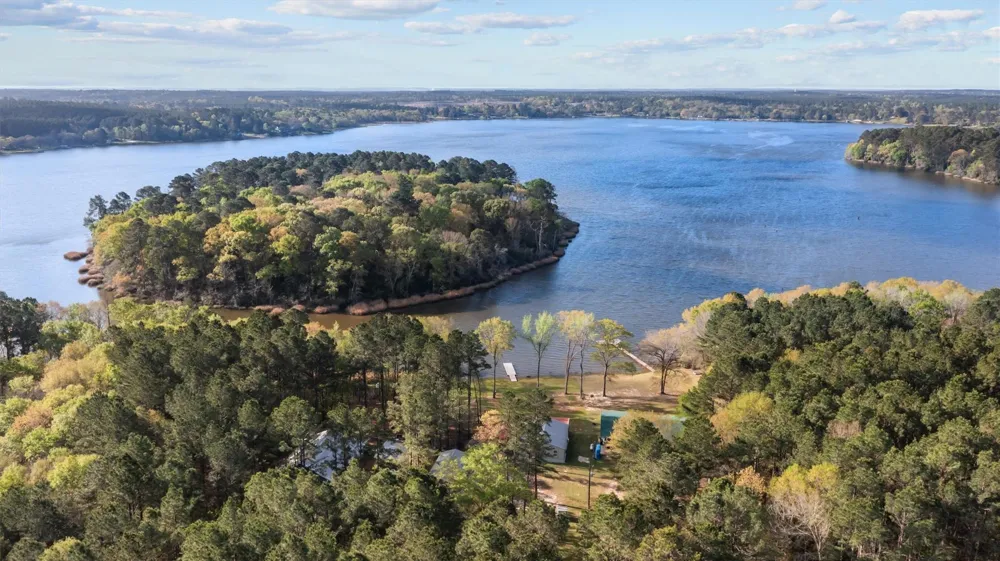 600 Pine Island Cove Road Grapeland, TX 75844