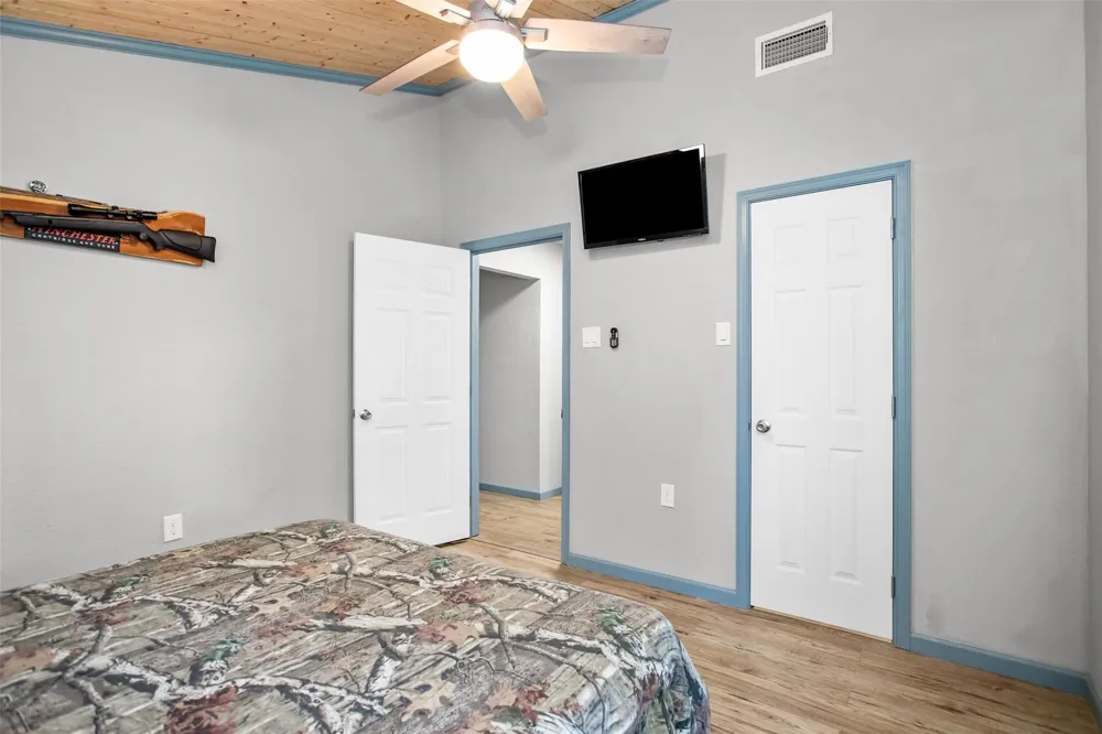 600 Pine Island Cove Road Grapeland, TX 75844