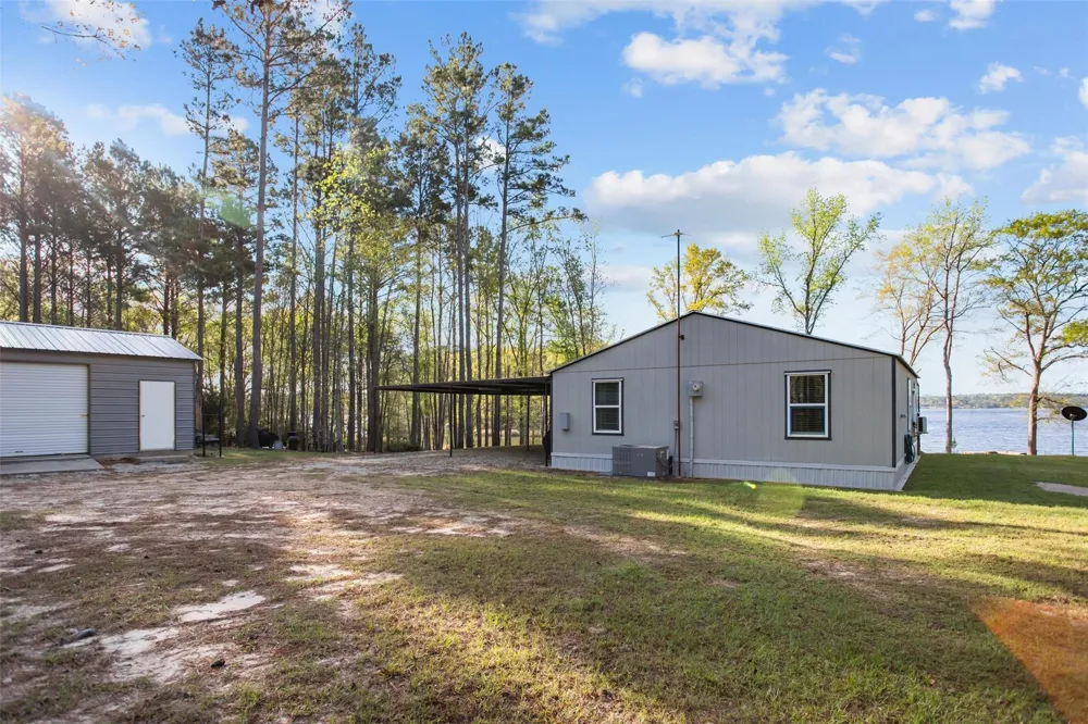600 Pine Island Cove Road Grapeland, TX 75844