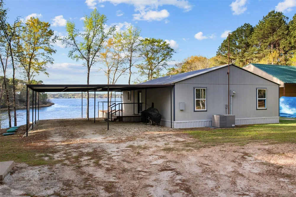 600 Pine Island Cove Road Grapeland, TX 75844