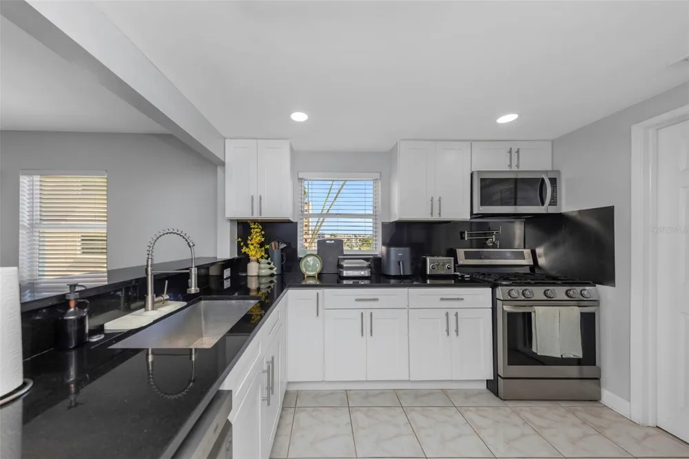 1819 SHORE DRIVE S #318 South Pasadena, FL 33707