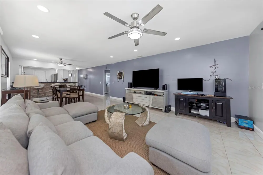 1819 SHORE DRIVE S #318 South Pasadena, FL 33707