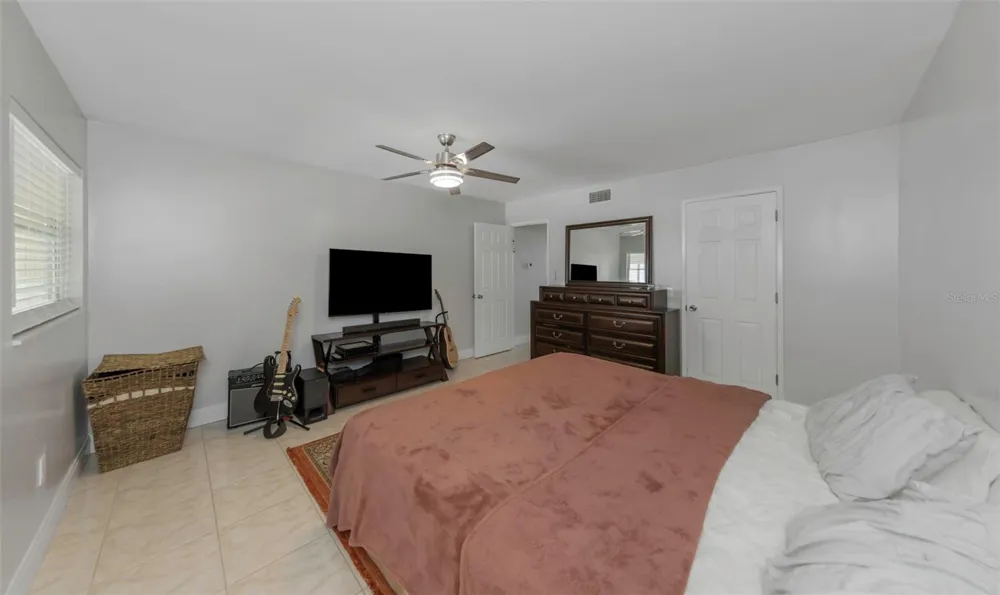 1819 SHORE DRIVE S #318 South Pasadena, FL 33707