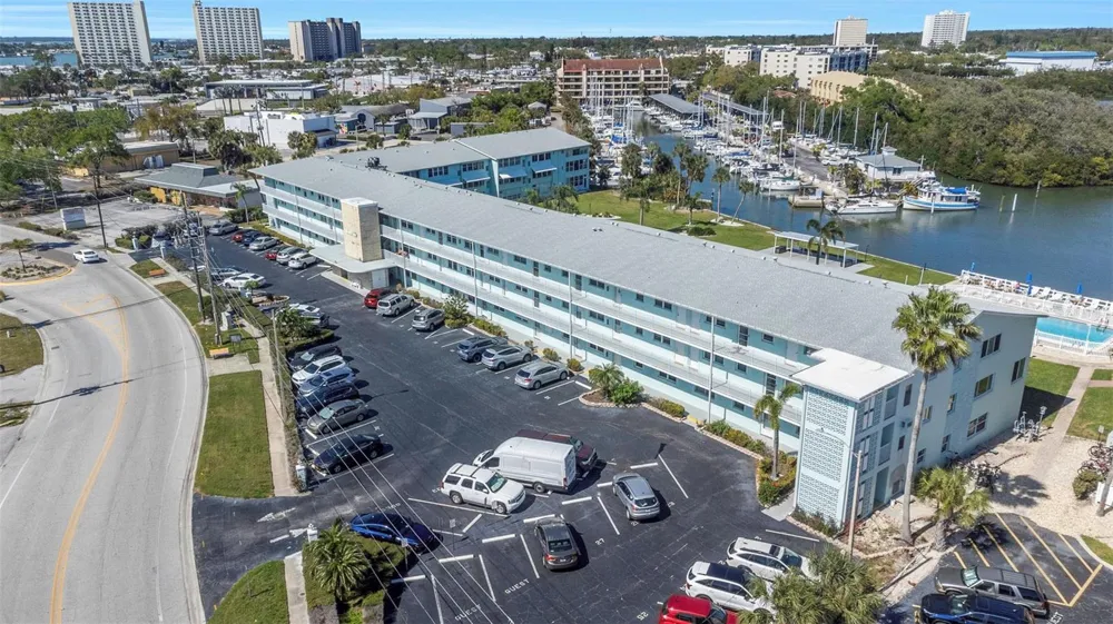 1819 SHORE DRIVE S #318 South Pasadena, FL 33707