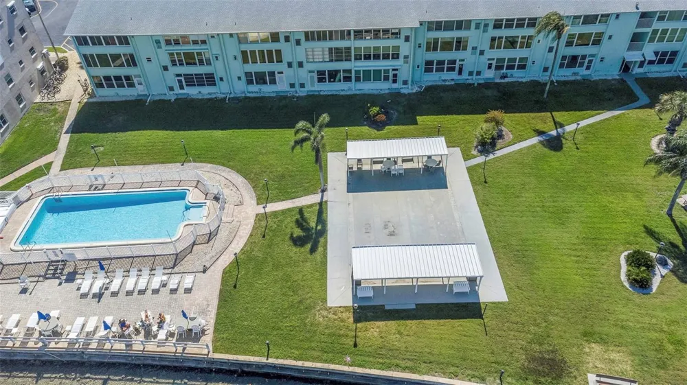 1819 SHORE DRIVE S #318 South Pasadena, FL 33707
