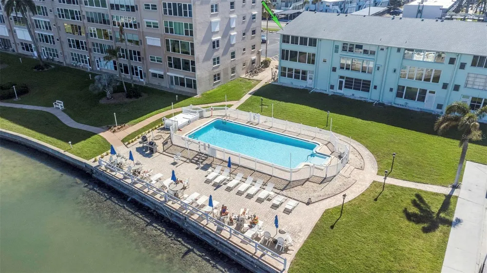 1819 SHORE DRIVE S #318 South Pasadena, FL 33707