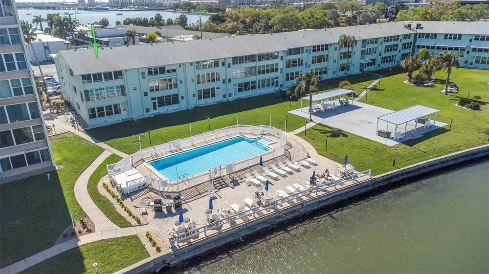 1819 SHORE DRIVE S #318 South Pasadena, FL 33707