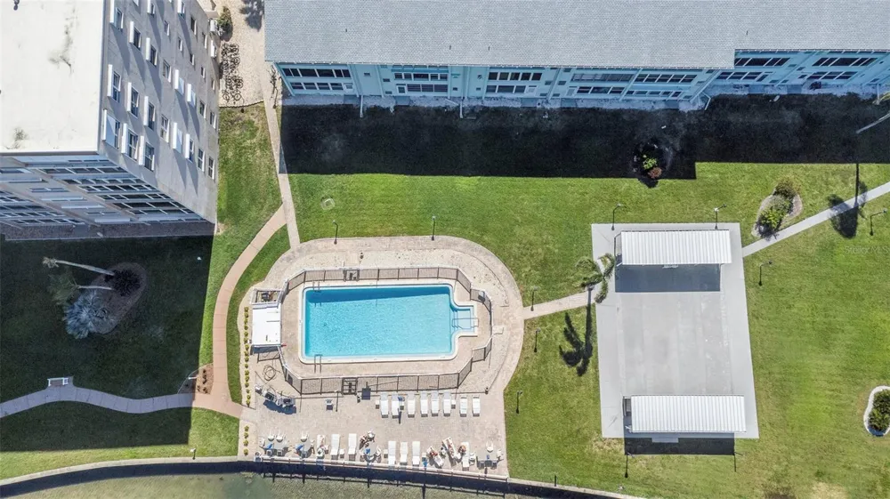 1819 SHORE DRIVE S #318 South Pasadena, FL 33707