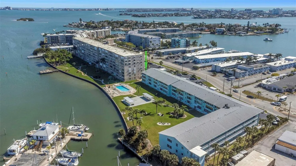 1819 SHORE DRIVE S #318 South Pasadena, FL 33707