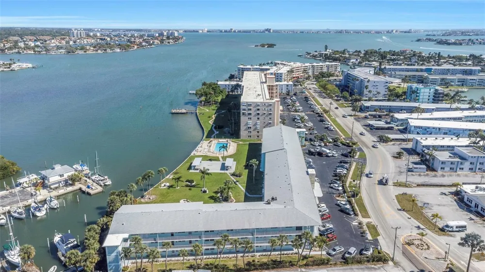 1819 SHORE DRIVE S #318 South Pasadena, FL 33707