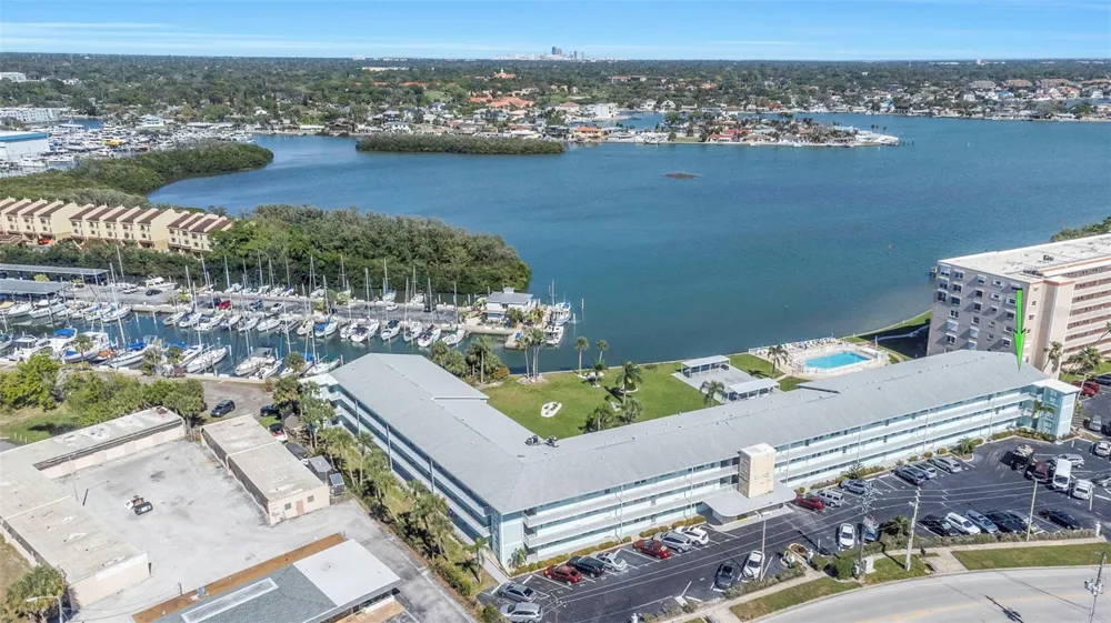 1819 SHORE DRIVE S #318 South Pasadena, FL 33707