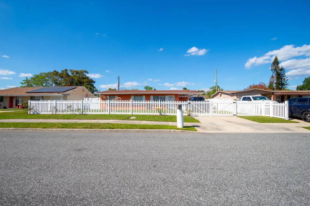 4401 EDGEBROOK Orlando, FL 32809