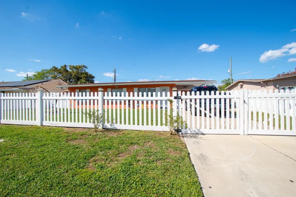 4401 EDGEBROOK Orlando, FL 32809