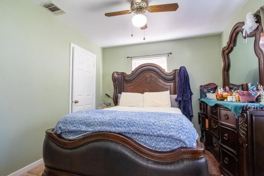 4401 EDGEBROOK Orlando, FL 32809