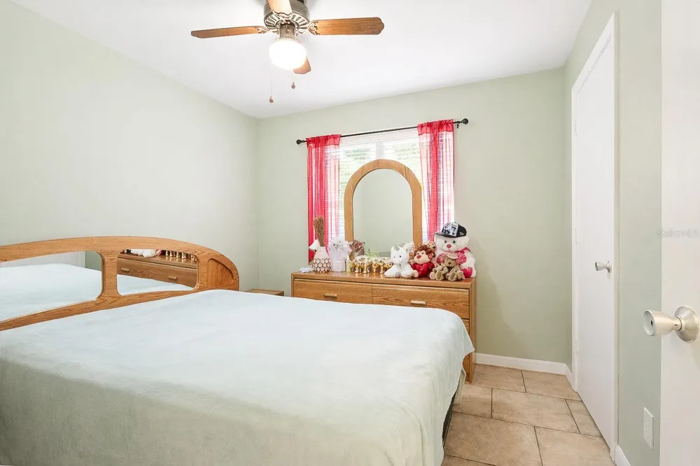 4401 EDGEBROOK Orlando, FL 32809