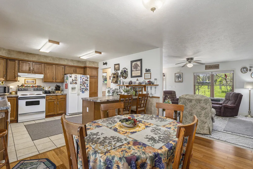 54485 Day Road Marcellus, MI 49067