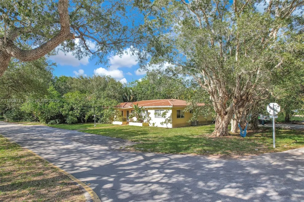 11919 NE 8th av Biscayne Park, FL 33161