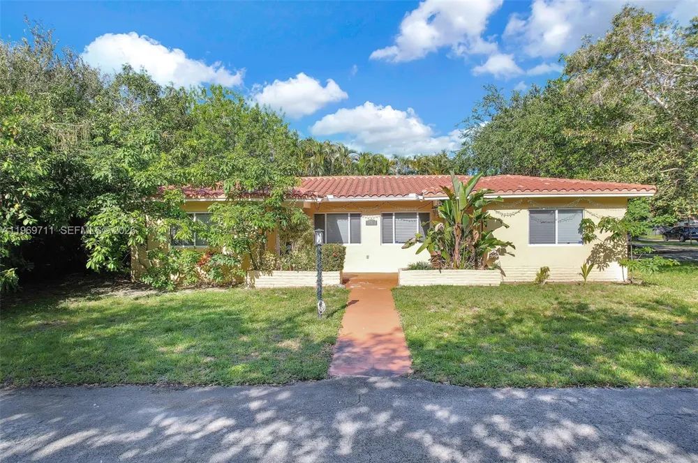 11919 NE 8th av Biscayne Park, FL 33161