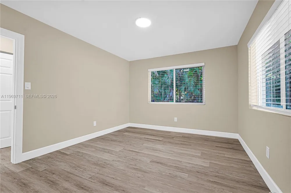 11919 NE 8th av Biscayne Park, FL 33161