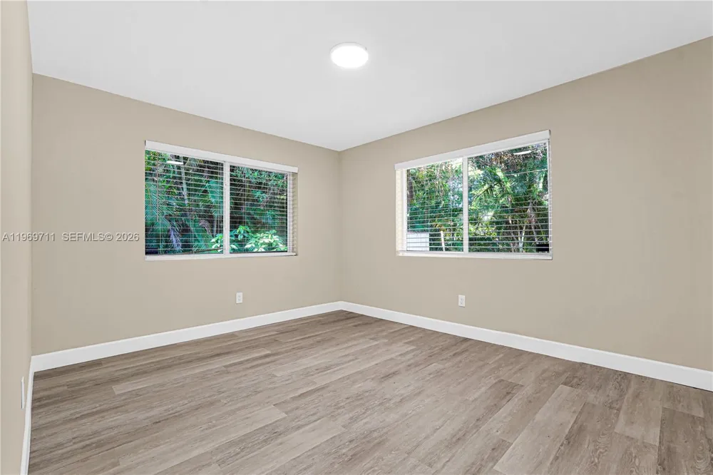 11919 NE 8th av Biscayne Park, FL 33161