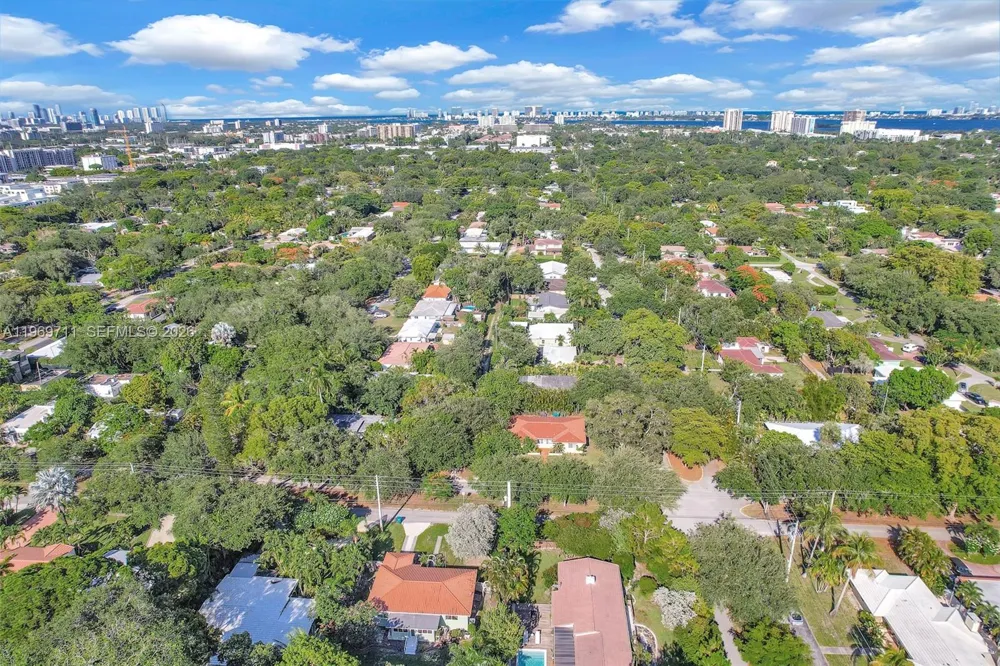 11919 NE 8th av Biscayne Park, FL 33161