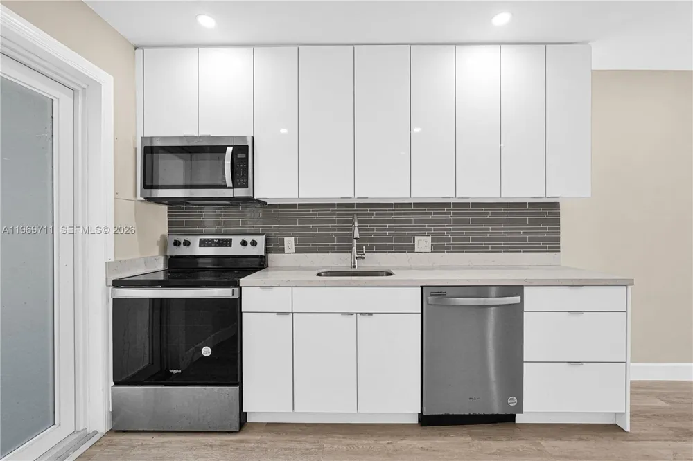 11919 NE 8th av Biscayne Park, FL 33161