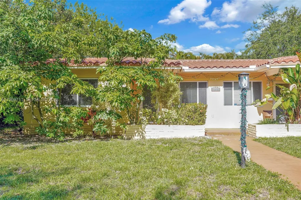 11919 NE 8th av Biscayne Park, FL 33161