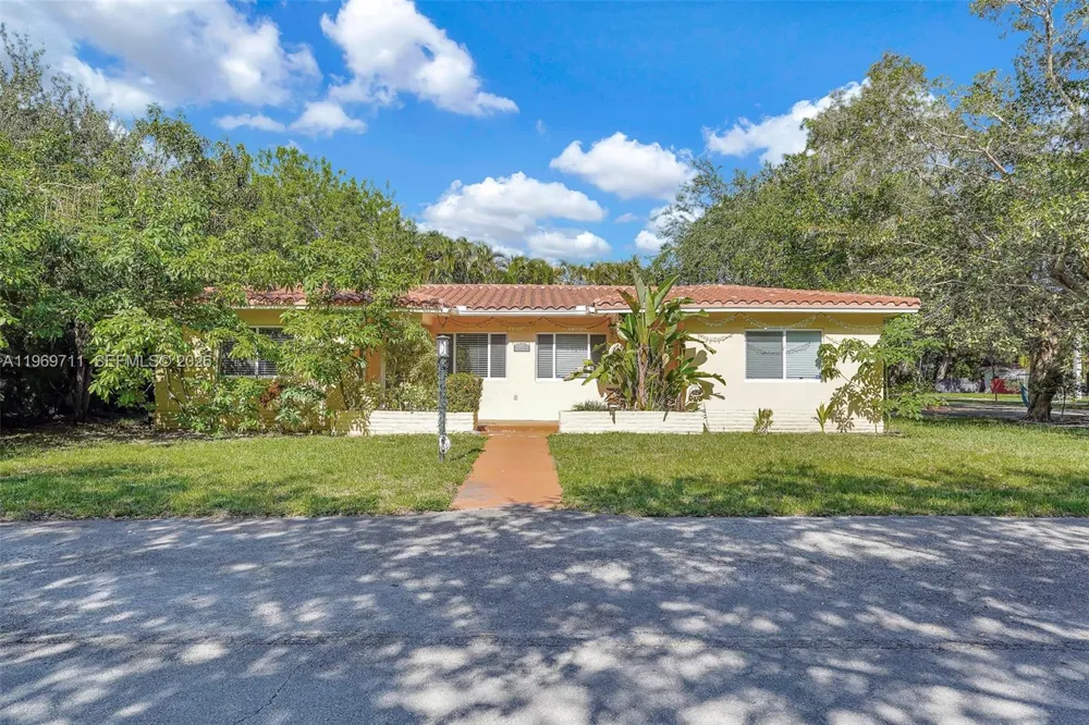 11919 NE 8th av Biscayne Park, FL 33161