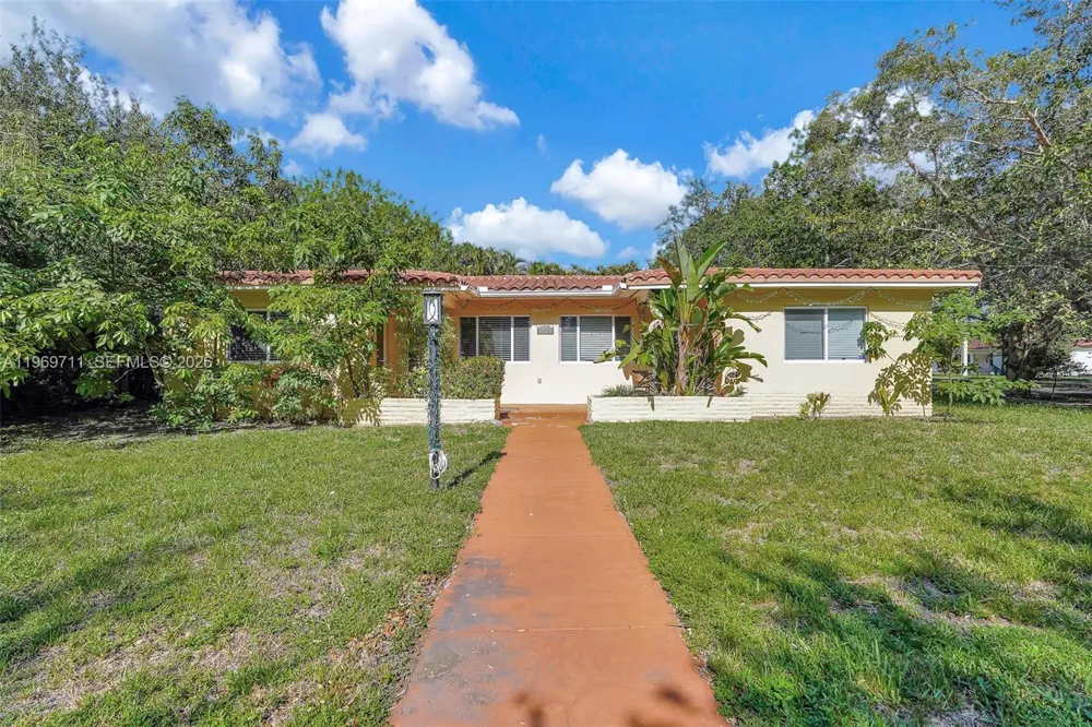 11919 NE 8th av Biscayne Park, FL 33161